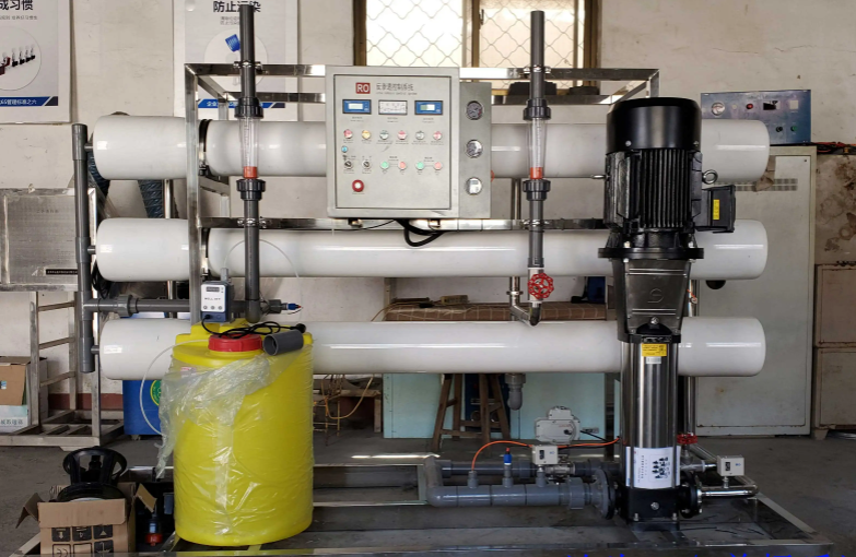 1-10噸小型<a href=http://www.zuoyuanfen.cn/fstcjssb/ target=_blank class=infotextkey>反滲透凈水設備</a>